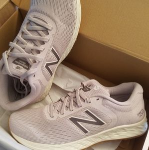New Balance walking/running shoes size 8.5